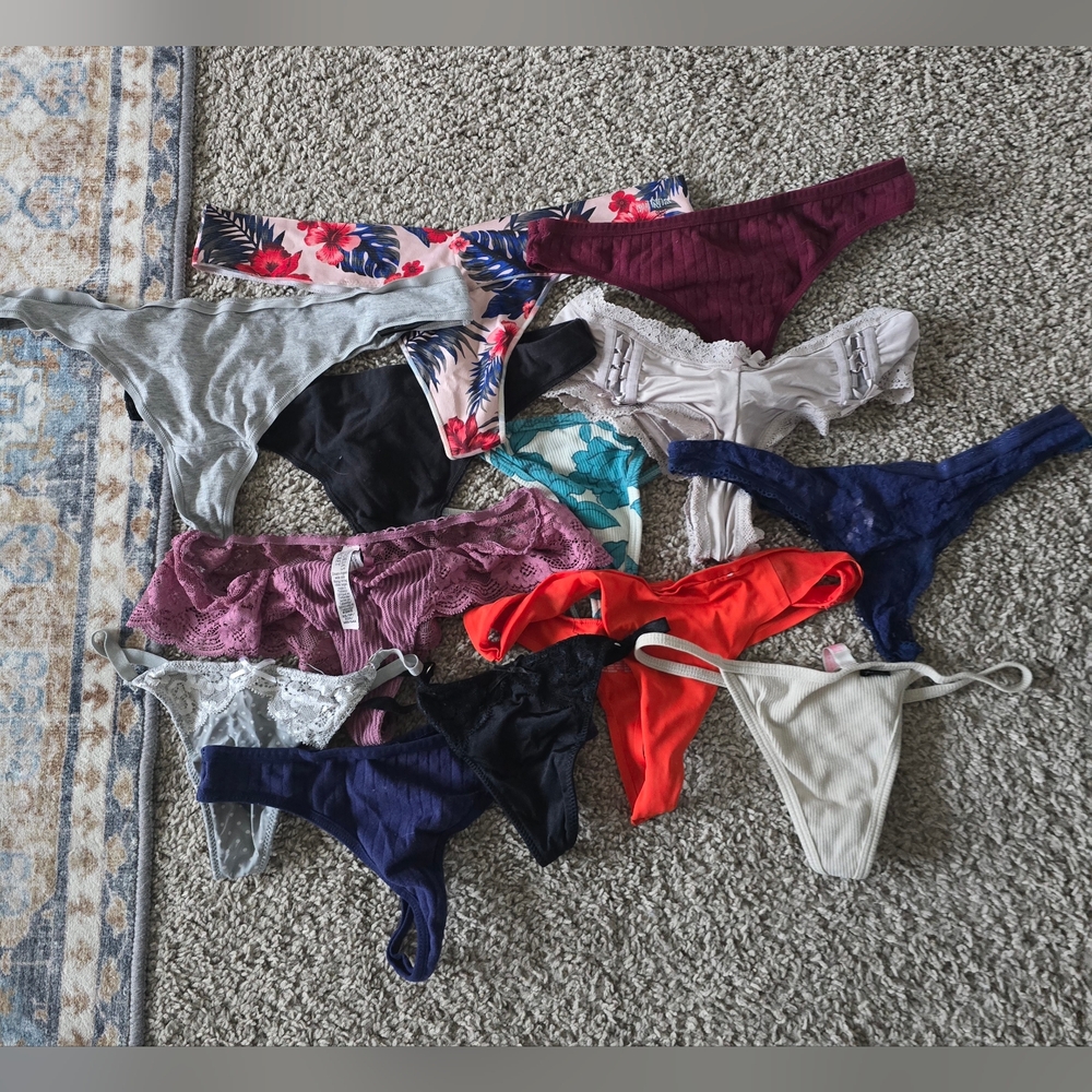 🎀 13 Thongs 🎀